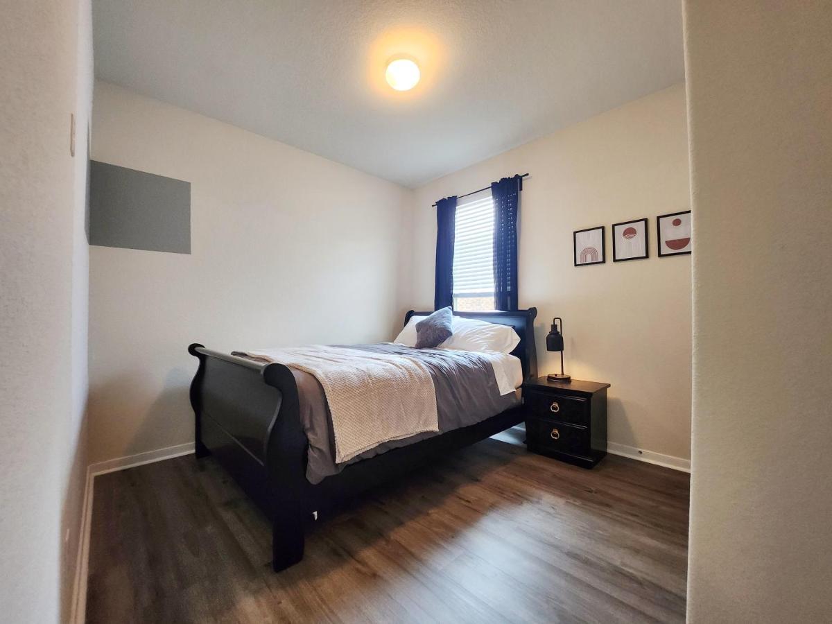 4 Bedroom Home Near Downtown Med Center Nrg Stadium Pearland Skyview Long By Ion Rentals Houston Bagian luar foto