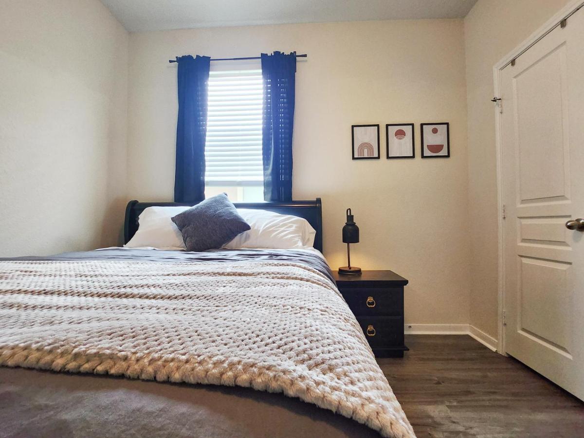 4 Bedroom Home Near Downtown Med Center Nrg Stadium Pearland Skyview Long By Ion Rentals Houston Bagian luar foto