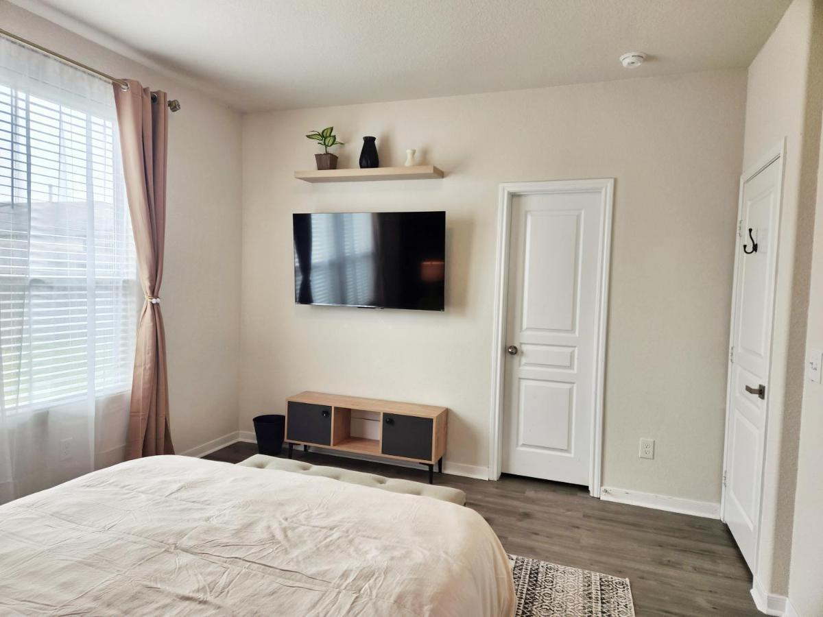 4 Bedroom Home Near Downtown Med Center Nrg Stadium Pearland Skyview Long By Ion Rentals Houston Bagian luar foto