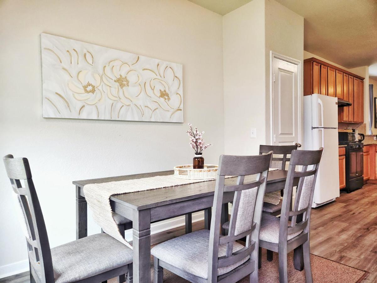 4 Bedroom Home Near Downtown Med Center Nrg Stadium Pearland Skyview Long By Ion Rentals Houston Bagian luar foto