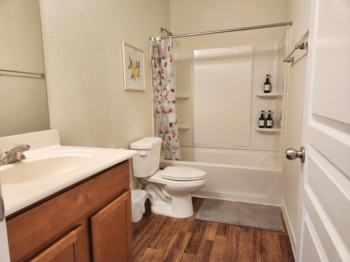 4 Bedroom Home Near Downtown Med Center Nrg Stadium Pearland Skyview Long By Ion Rentals Houston Bagian luar foto