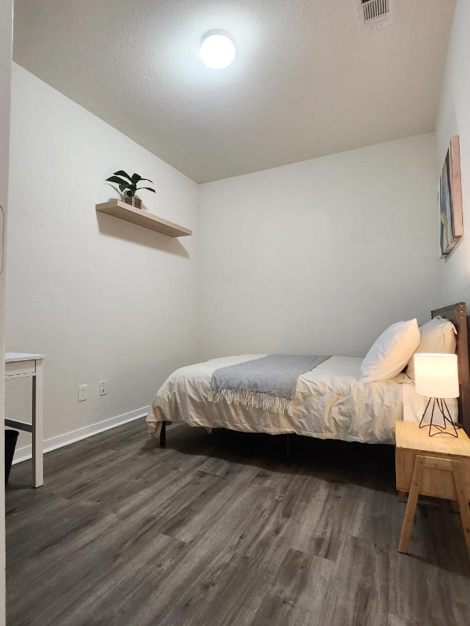 4 Bedroom Home Near Downtown Med Center Nrg Stadium Pearland Skyview Long By Ion Rentals Houston Bagian luar foto