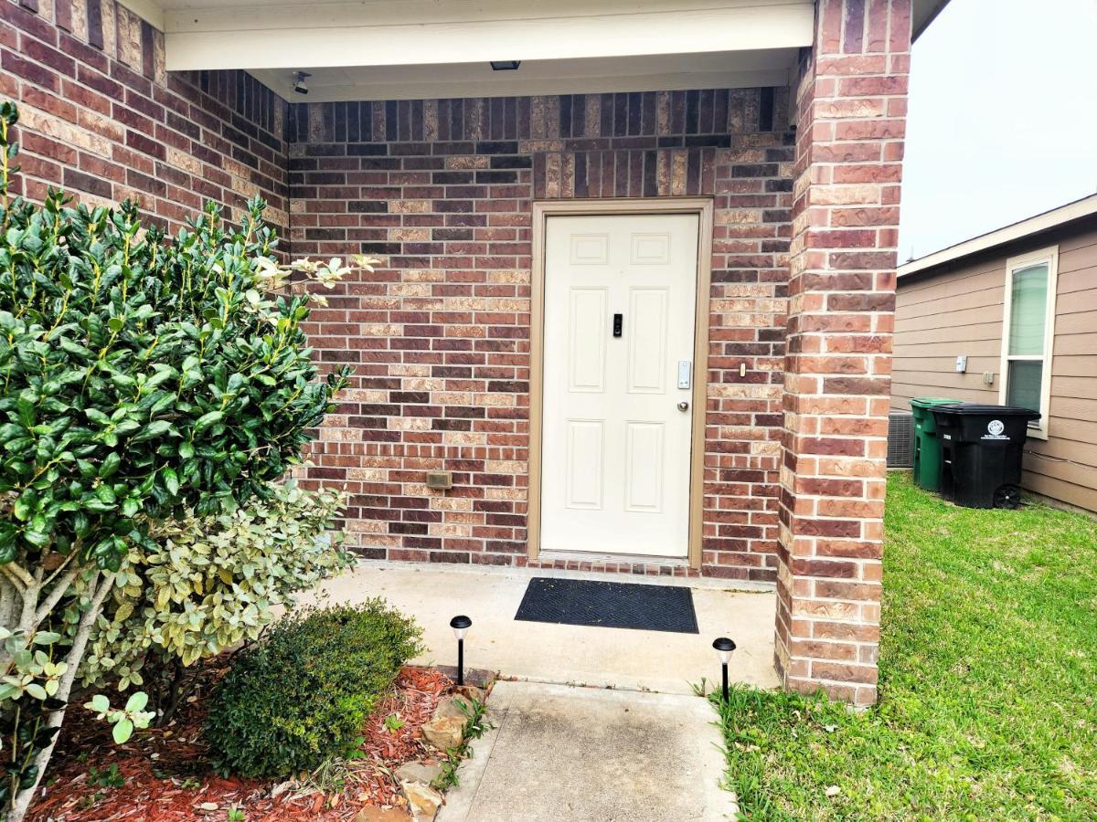 4 Bedroom Home Near Downtown Med Center Nrg Stadium Pearland Skyview Long By Ion Rentals Houston Bagian luar foto