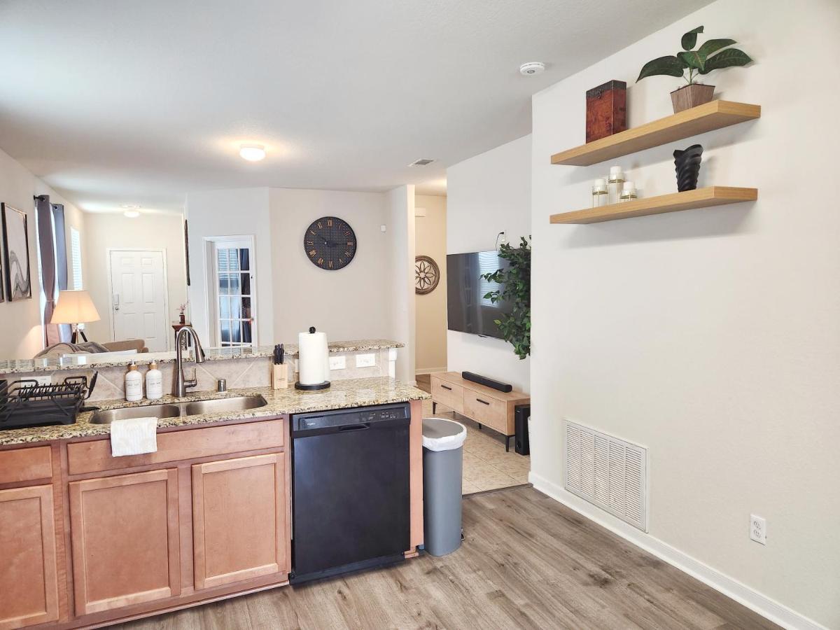 4 Bedroom Home Near Downtown Med Center Nrg Stadium Pearland Skyview Long By Ion Rentals Houston Bagian luar foto