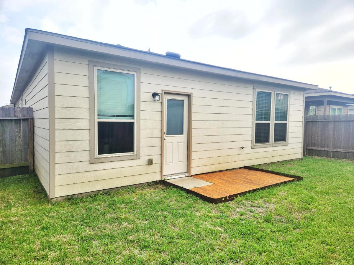 4 Bedroom Home Near Downtown Med Center Nrg Stadium Pearland Skyview Long By Ion Rentals Houston Bagian luar foto