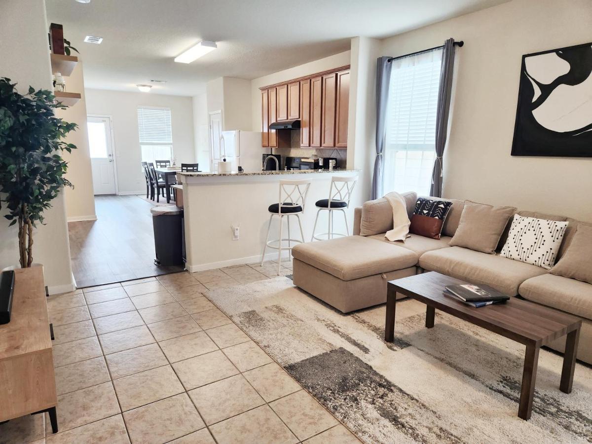 4 Bedroom Home Near Downtown Med Center Nrg Stadium Pearland Skyview Long By Ion Rentals Houston Bagian luar foto