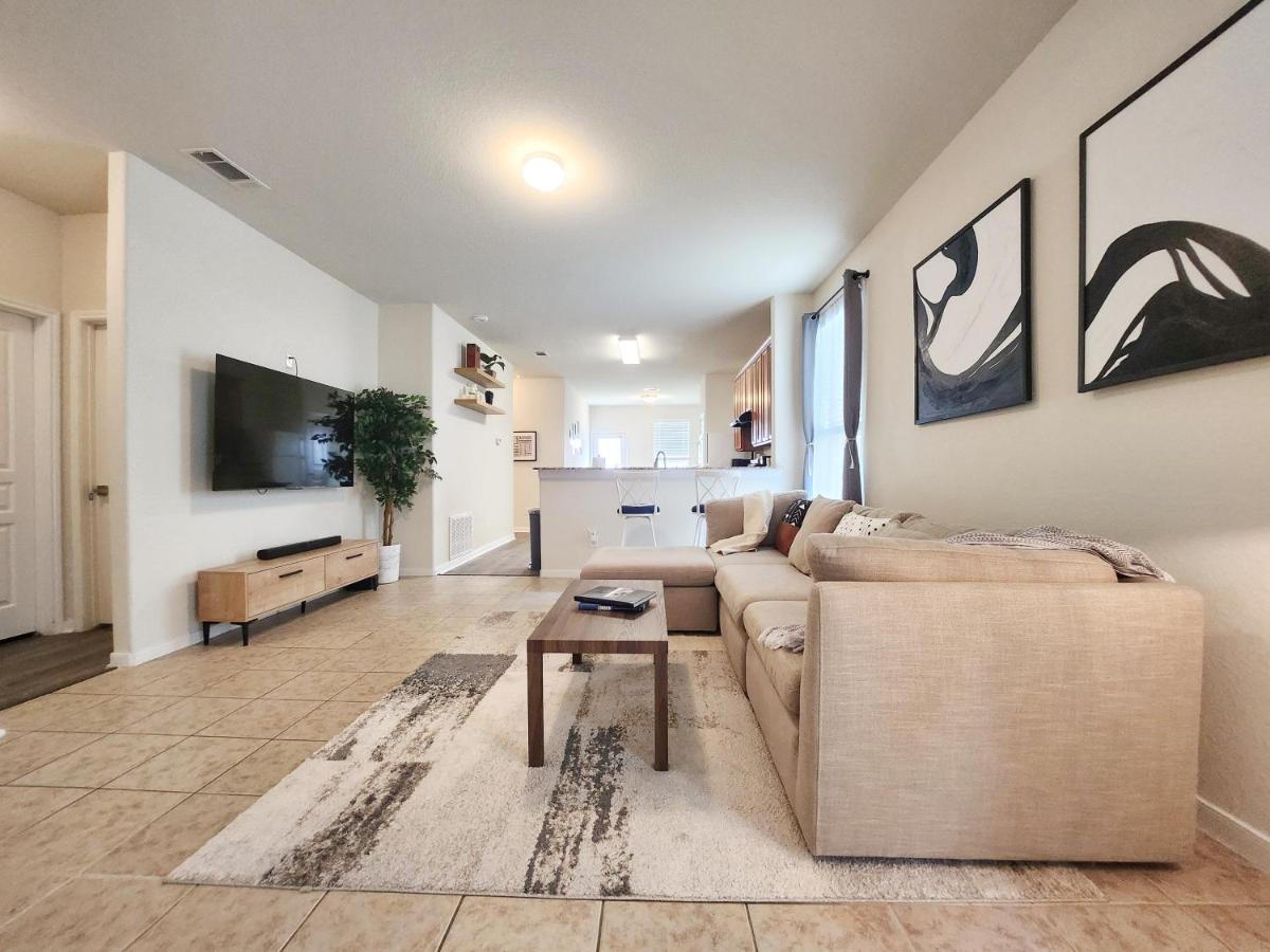 4 Bedroom Home Near Downtown Med Center Nrg Stadium Pearland Skyview Long By Ion Rentals Houston Bagian luar foto